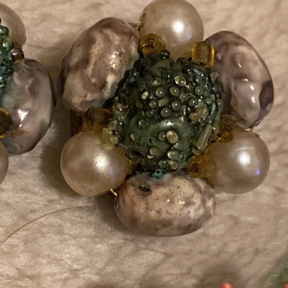 Two pair vintage clip earrings (CO) - Picture 5 of 12